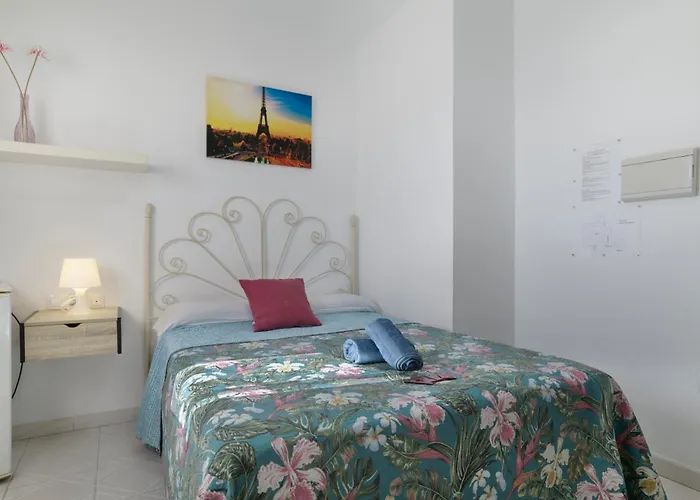 Avenida 3* קוניל דה לה פרונטרה