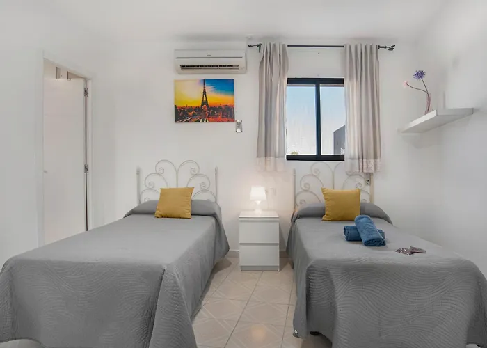 בית הארחה Avenida 3*