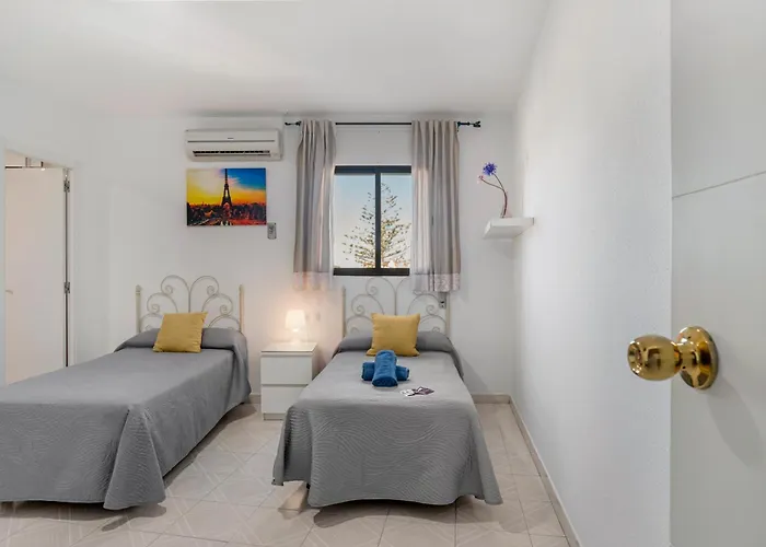 Avenida בית הארחה