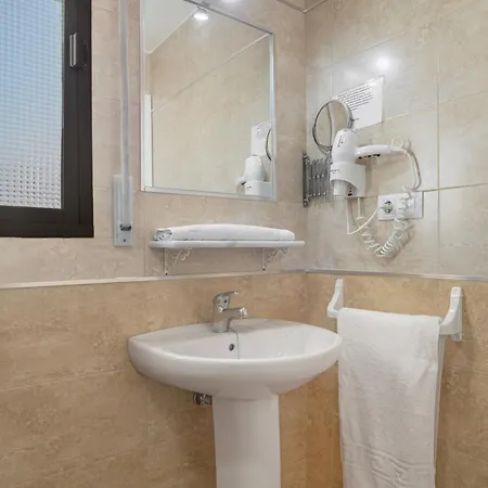 Avenida Gæstehus 3*